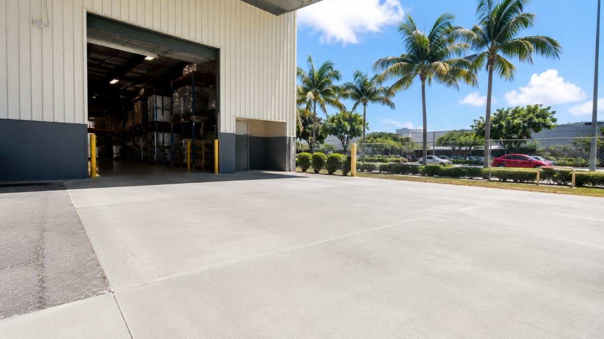 Step-by-Step Execution of Industrial-Scale Commercial Concrete Repair in Honolulu Properties