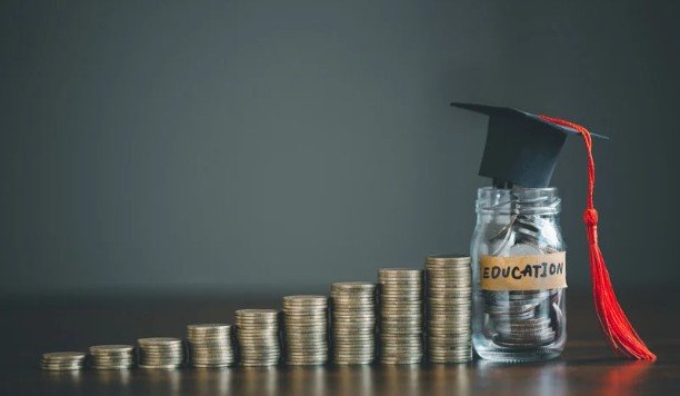 Best Ways to Save Money as a College Student Without Missing Out