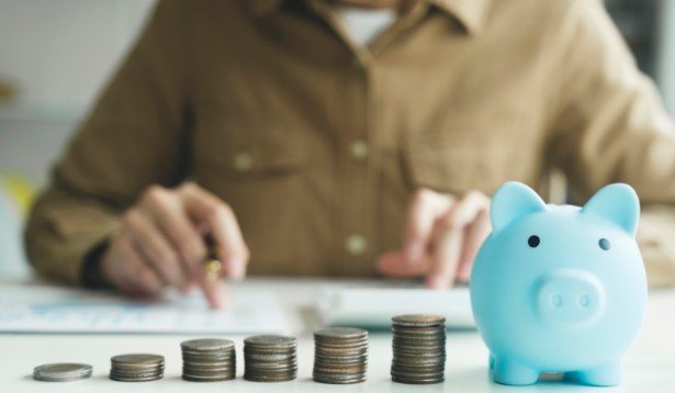 Certificates of Deposit vs. Savings Accounts - Which Should You Choose
